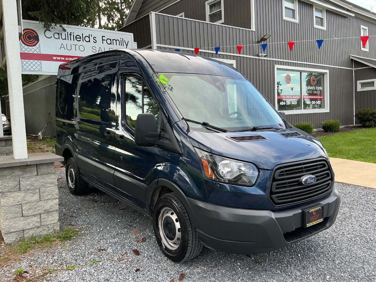 Ford Transit Van T-250 130" Med Rf 9000 GVWR Sliding RH Dr 2017