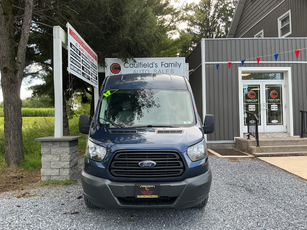 Ford Transit Van T-250 130" Med Rf 9000 GVWR Sliding RH Dr 2017