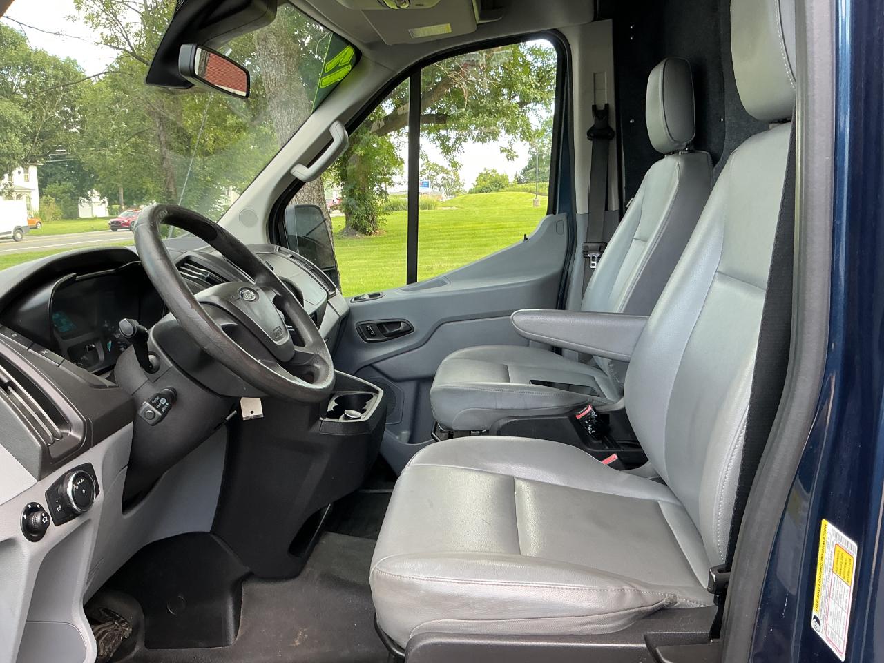 Ford Transit Van T-250 130" Med Rf 9000 GVWR Sliding RH Dr 2017