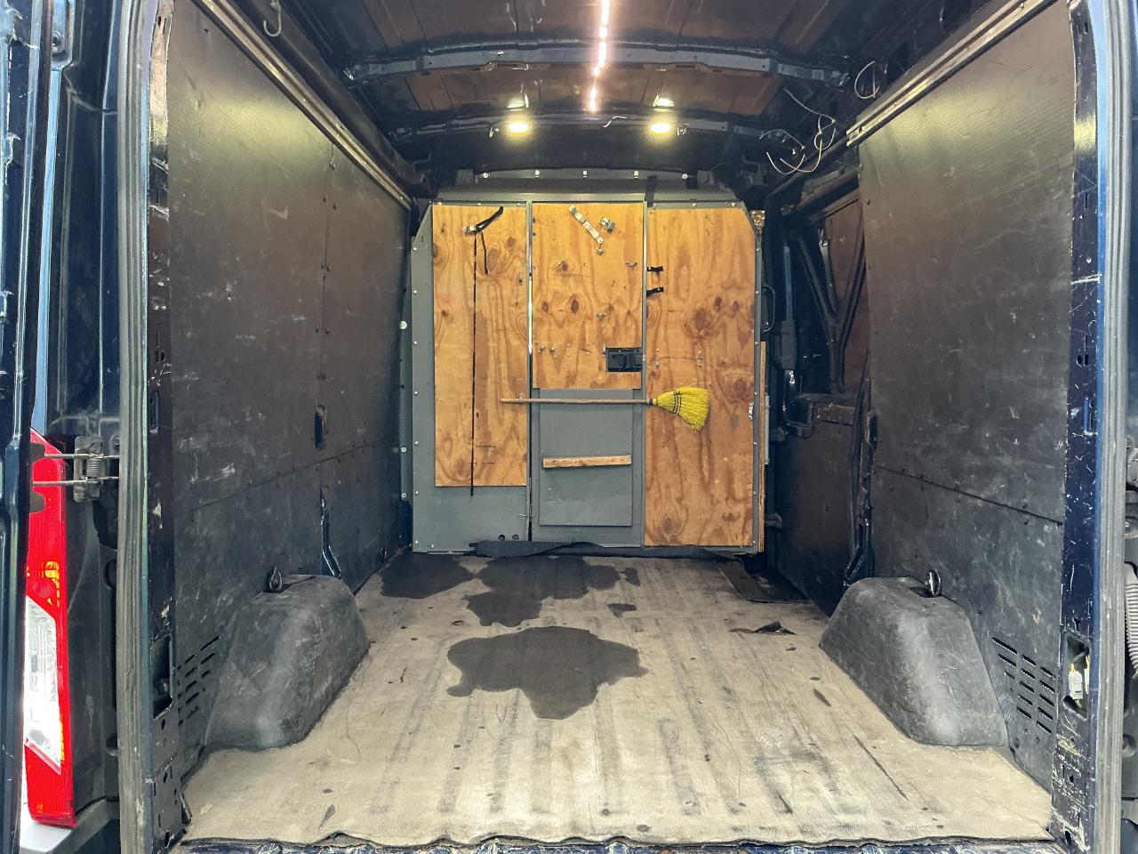 Ford Transit Van T-250 130" Med Rf 9000 GVWR Sliding RH Dr 2017