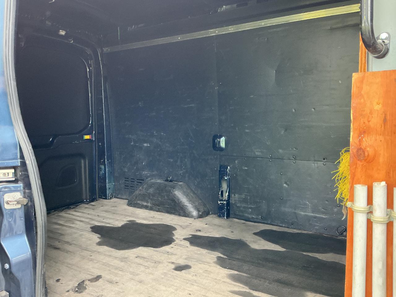 Ford Transit Van T-250 130" Med Rf 9000 GVWR Sliding RH Dr 2017