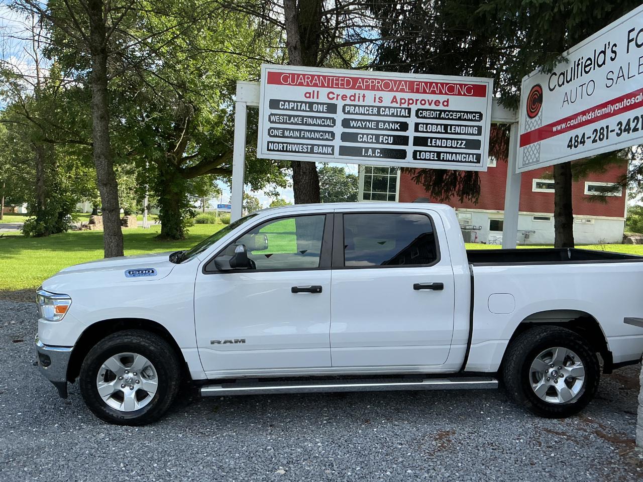 RAM 1500 Big Horn 4x4 Crew Cab 5'7" Box 2023