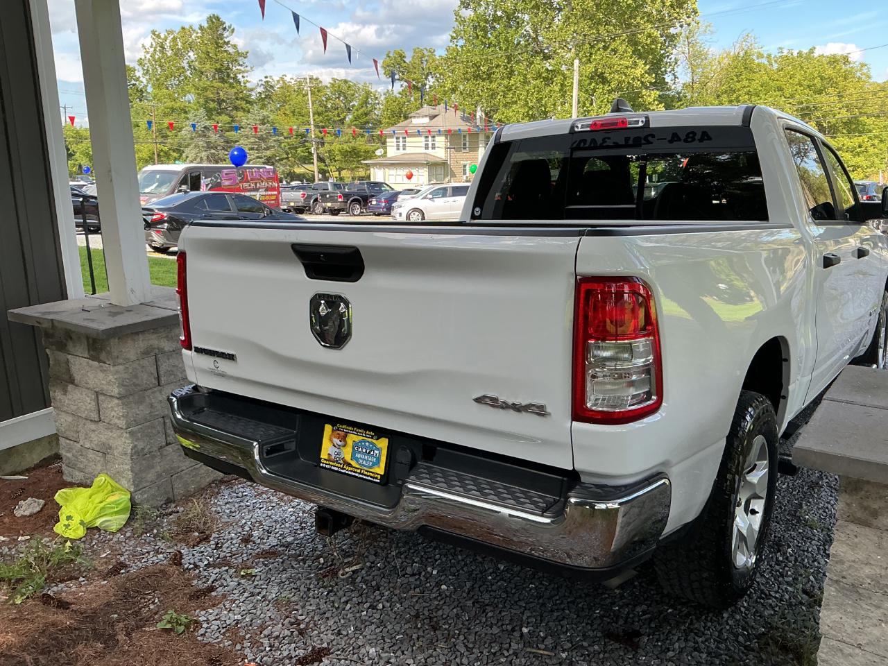 RAM 1500 Big Horn 4x4 Crew Cab 5'7" Box 2023