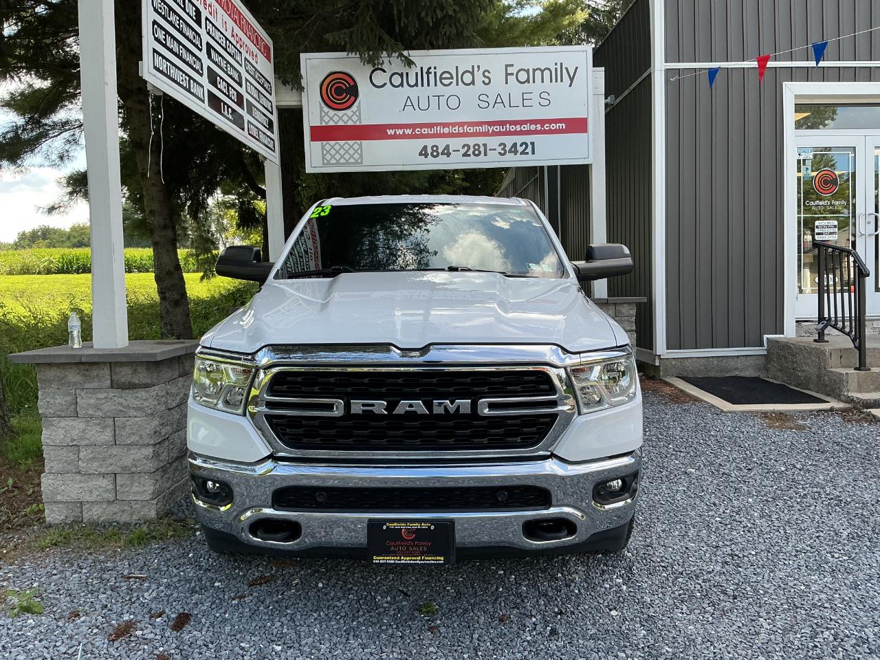 RAM 1500 Big Horn 4x4 Crew Cab 5'7" Box 2023