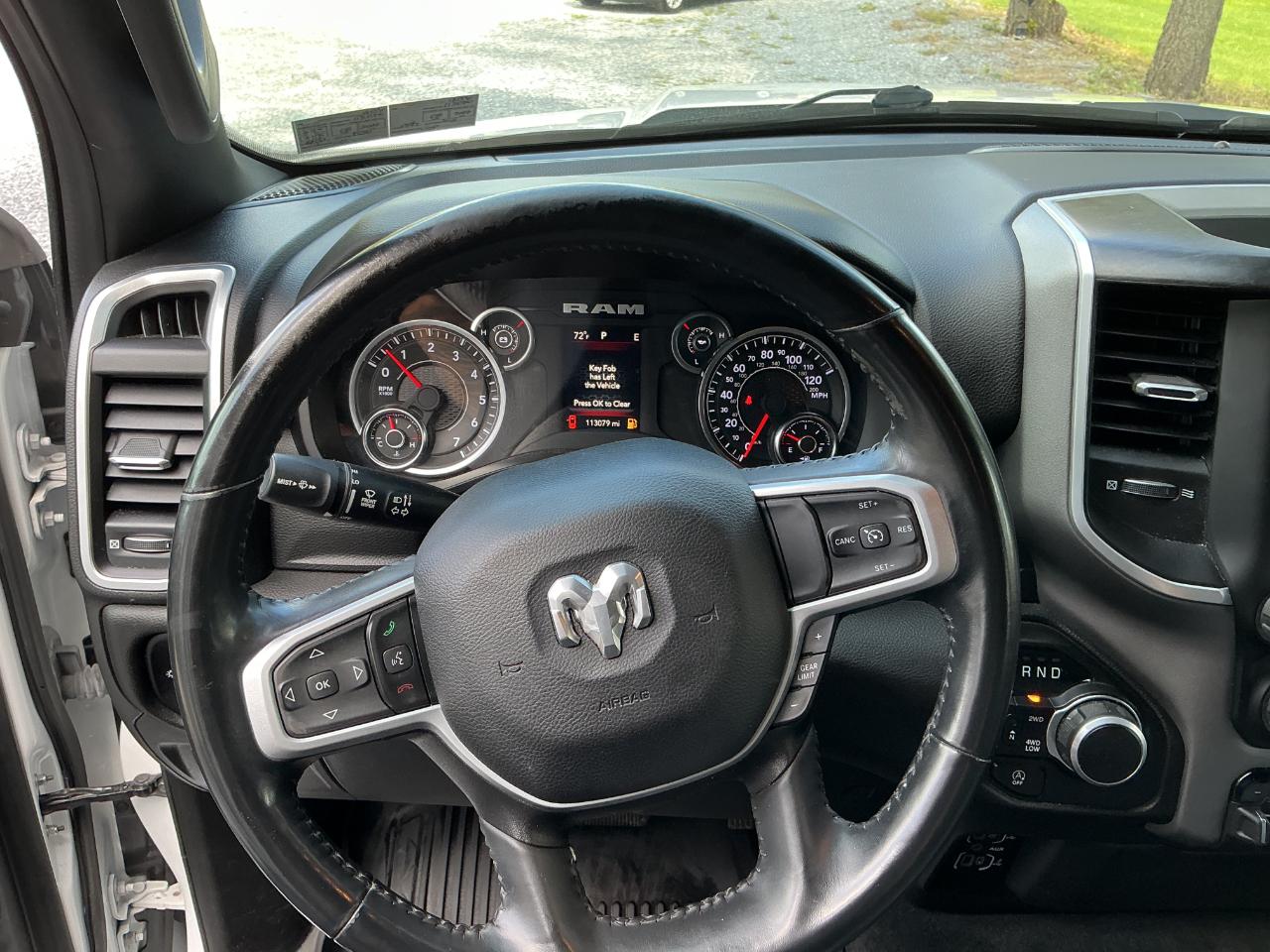 RAM 1500 Big Horn 4x4 Crew Cab 5'7" Box 2023