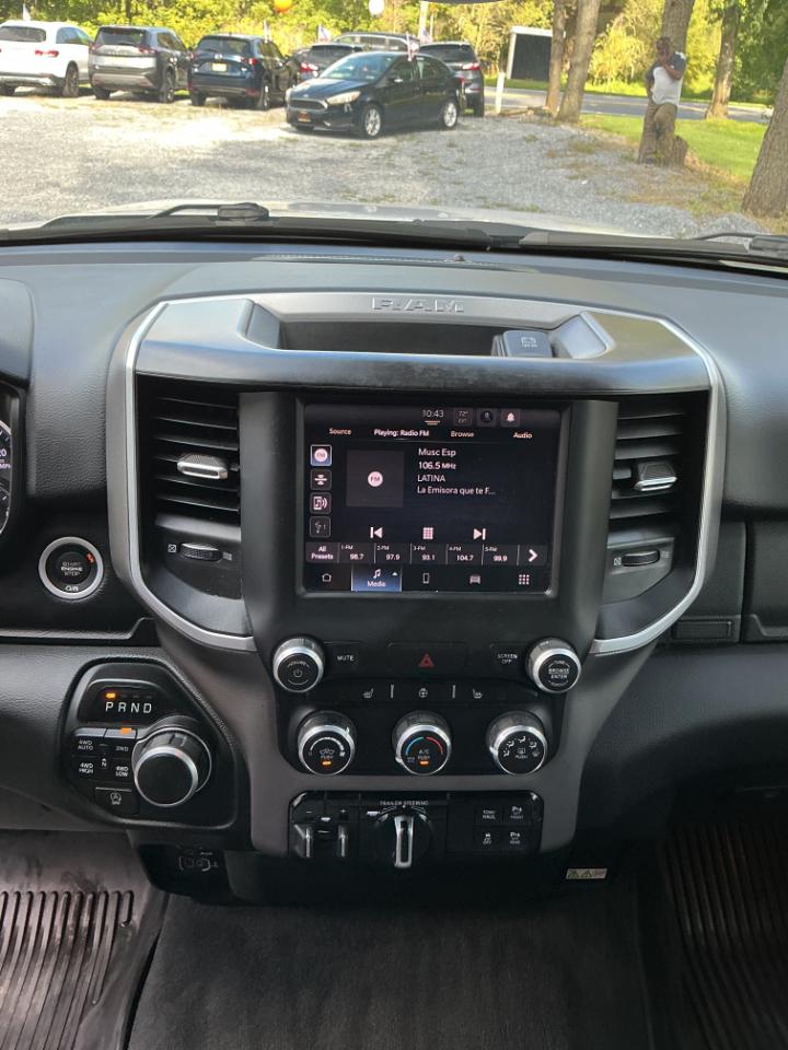 RAM 1500 Big Horn 4x4 Crew Cab 5'7" Box 2023