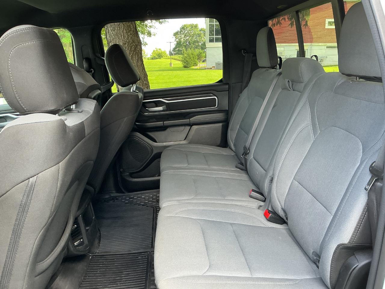 RAM 1500 Big Horn 4x4 Crew Cab 5'7" Box 2023