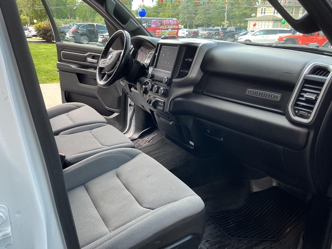 RAM 1500 Big Horn 4x4 Crew Cab 5'7" Box 2023