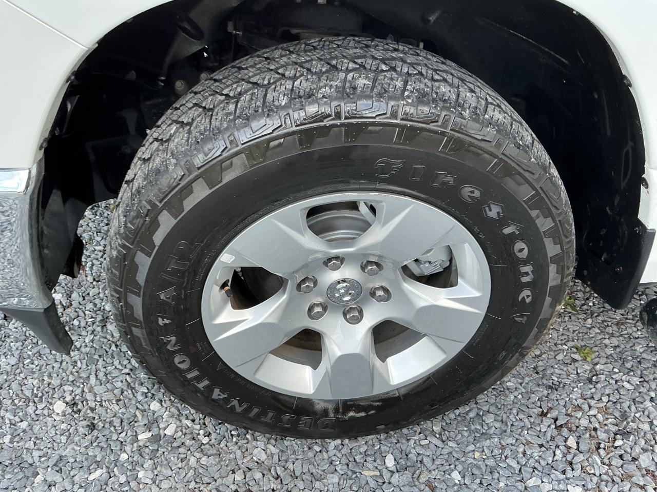 RAM 1500 Big Horn 4x4 Crew Cab 5'7" Box 2023