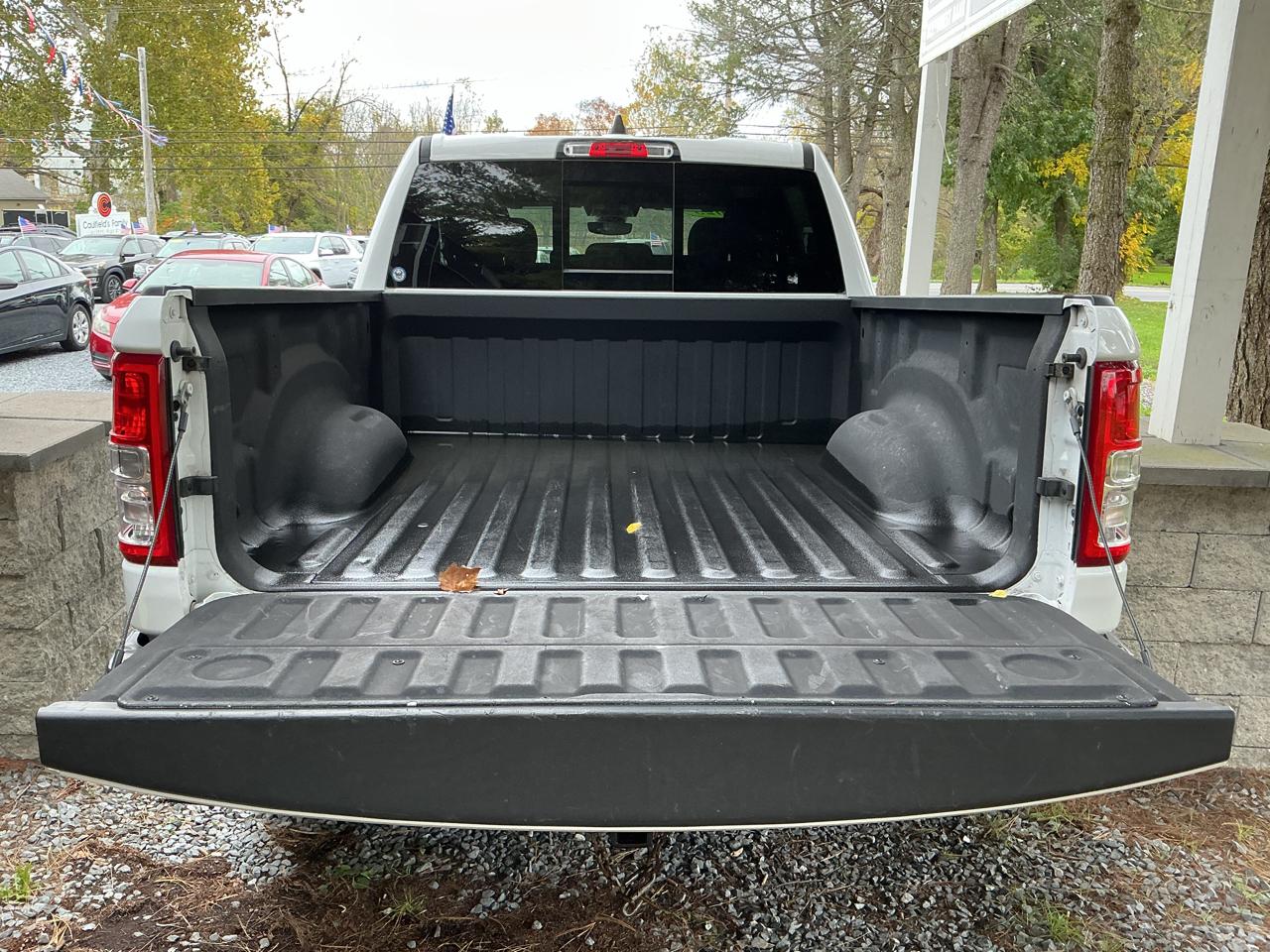 RAM 1500 Big Horn 4x4 Crew Cab 5'7" Box 2023