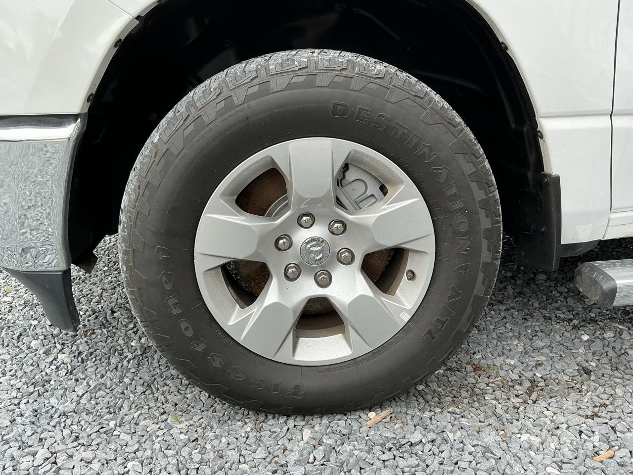 RAM 1500 Big Horn 4x4 Crew Cab 5'7" Box 2023