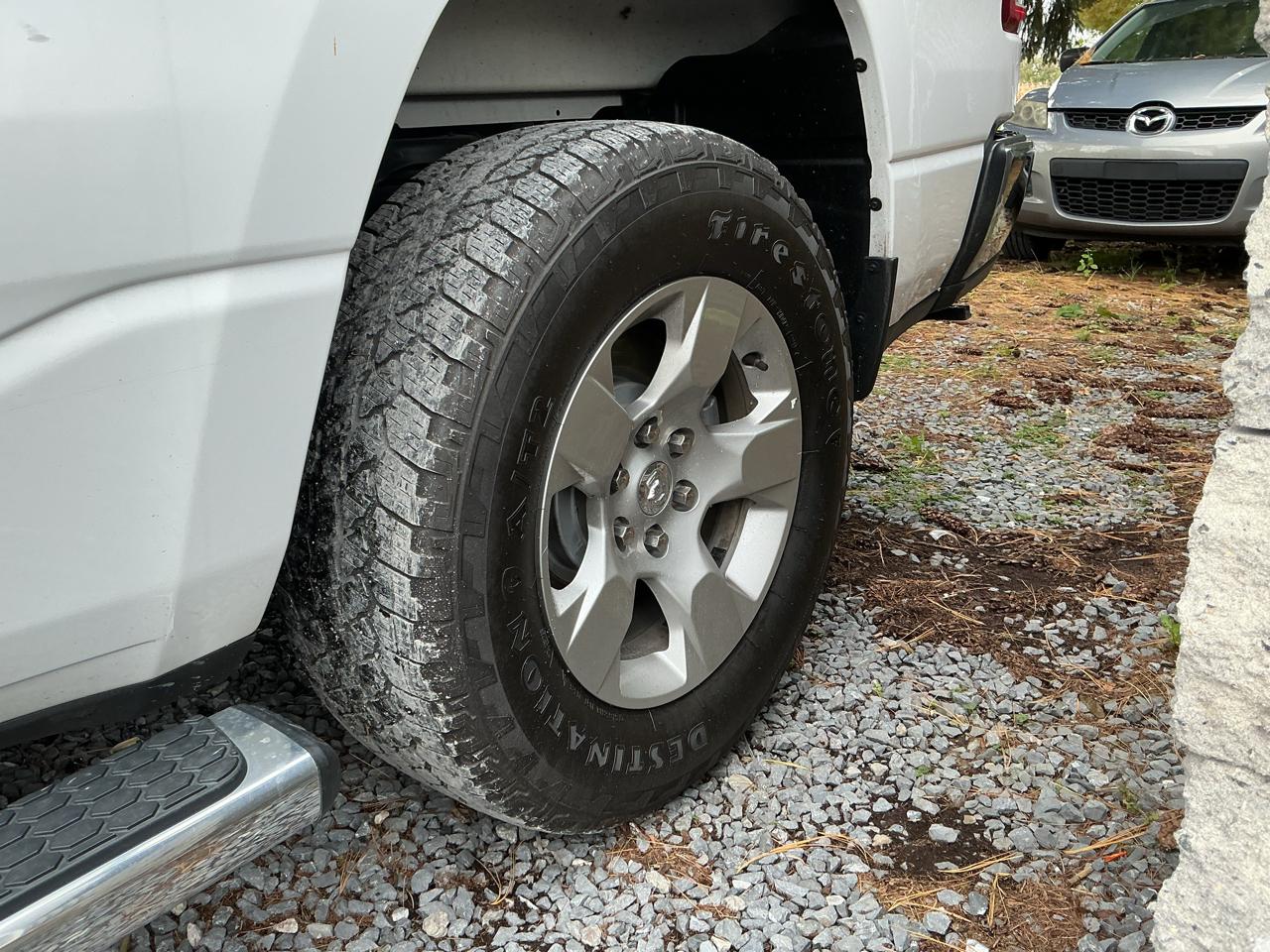 RAM 1500 Big Horn 4x4 Crew Cab 5'7" Box 2023