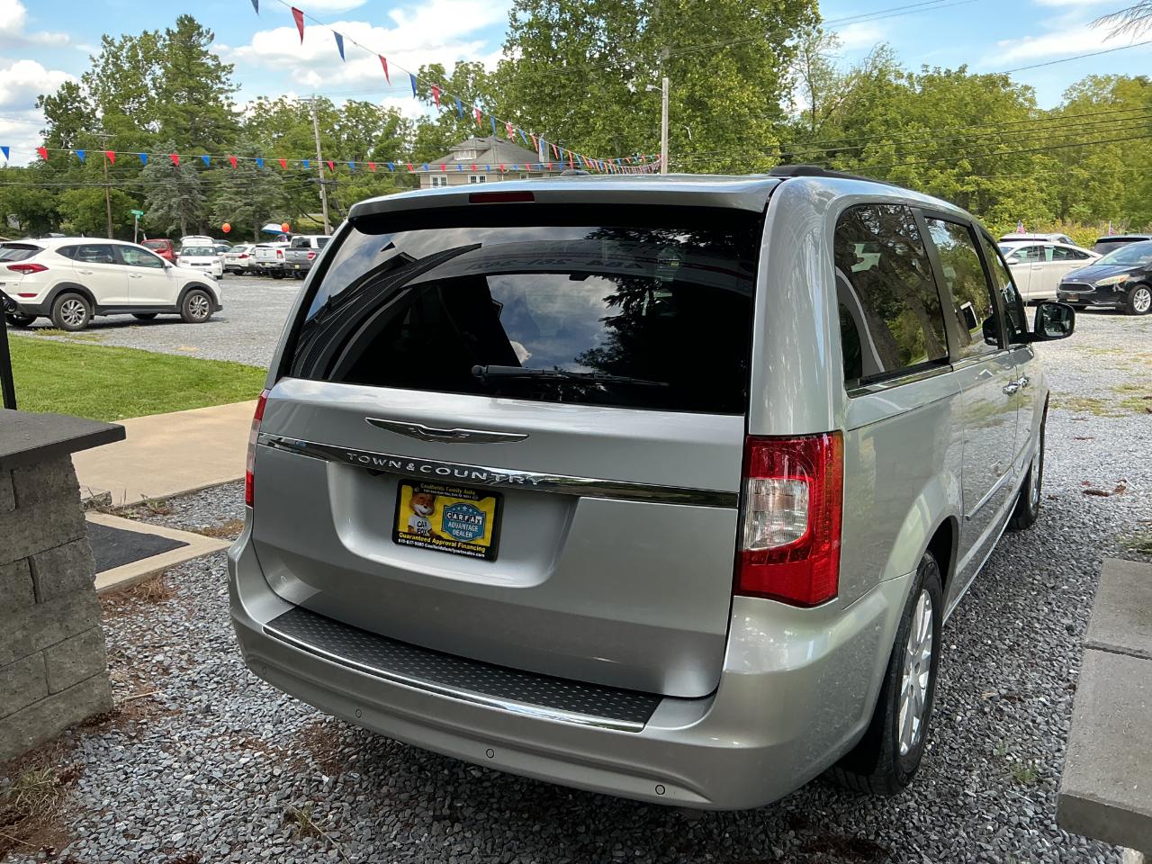 Chrysler Town & Country 4dr Wgn Touring-L 2012