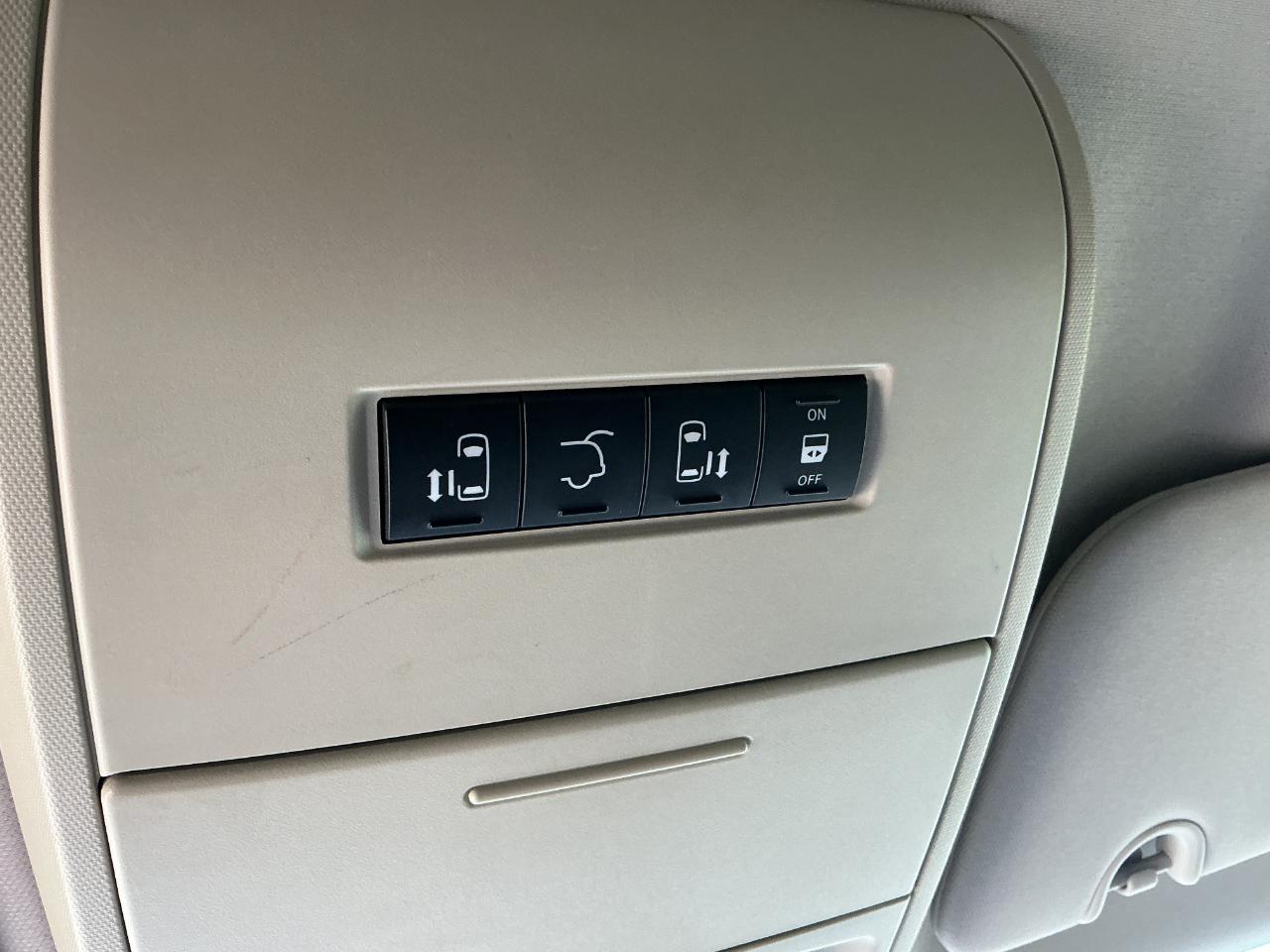 Chrysler Town & Country 4dr Wgn Touring-L 2012
