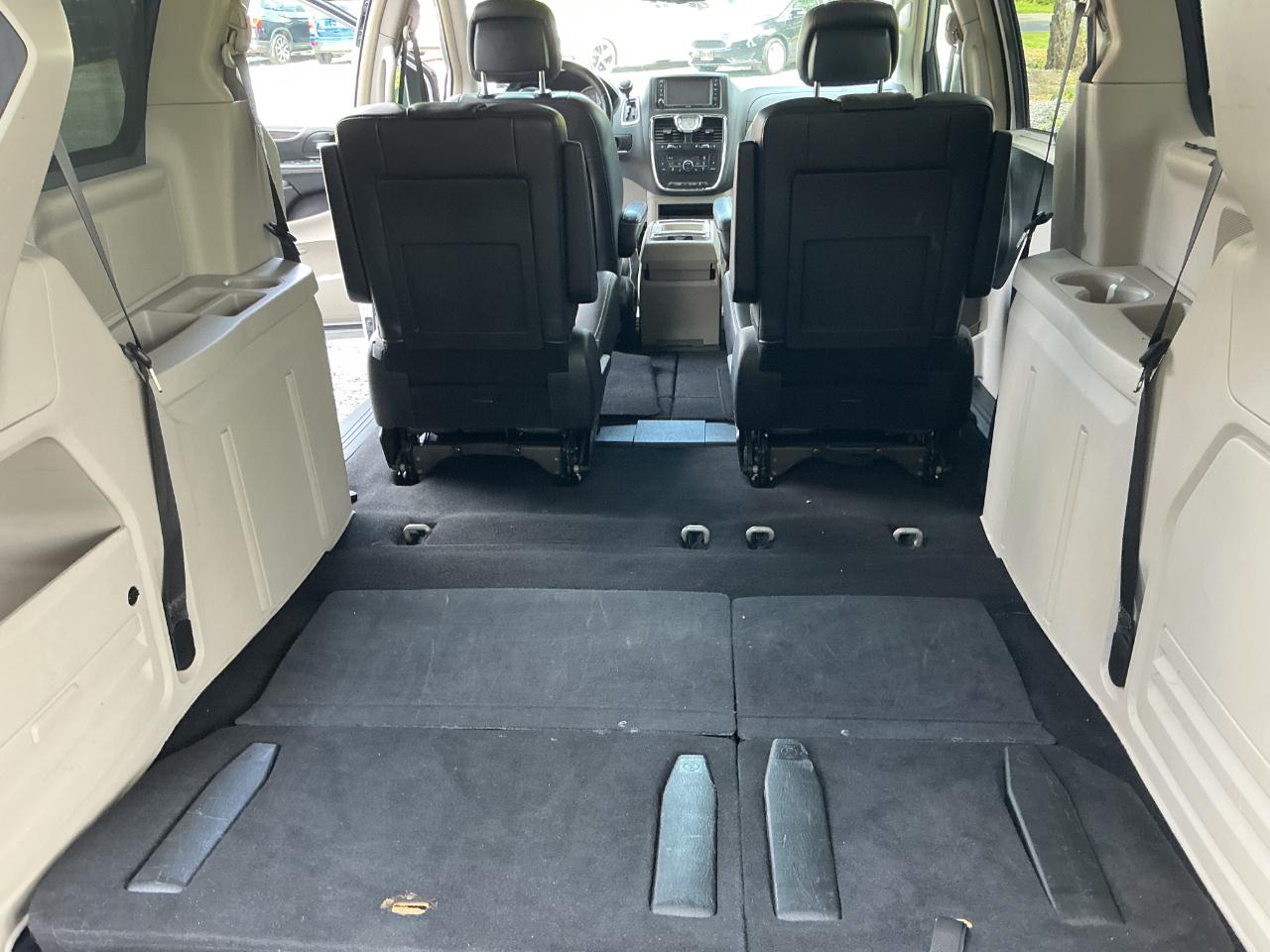 Chrysler Town & Country 4dr Wgn Touring-L 2012