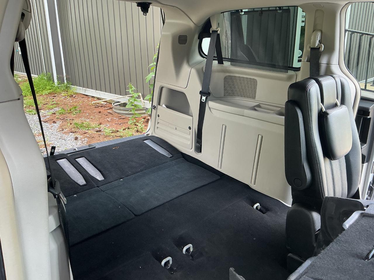 Chrysler Town & Country 4dr Wgn Touring-L 2012