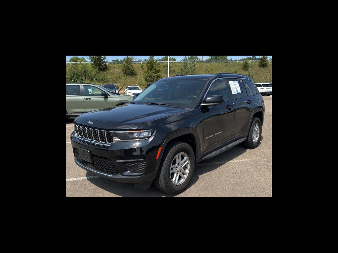 Jeep Grand Cherokee Laredo 4x4 2023