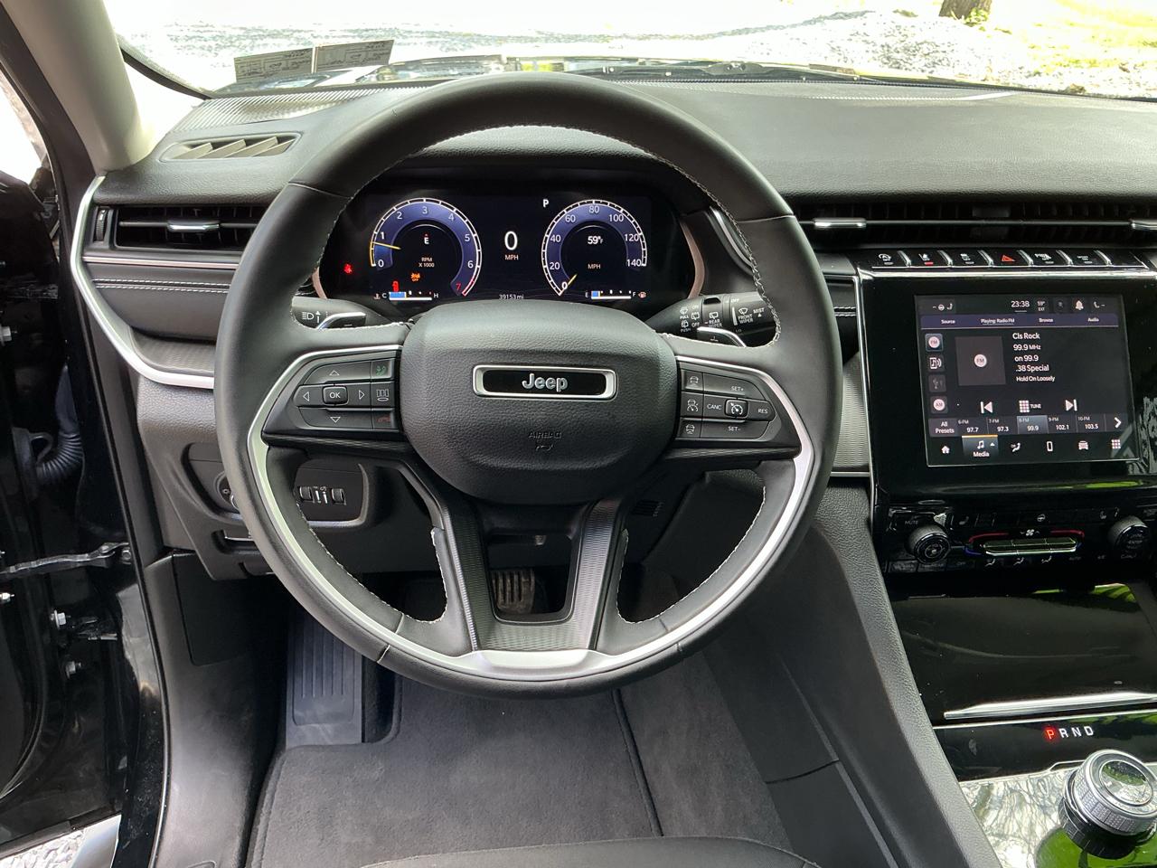Jeep Grand Cherokee Laredo 4x4 2023