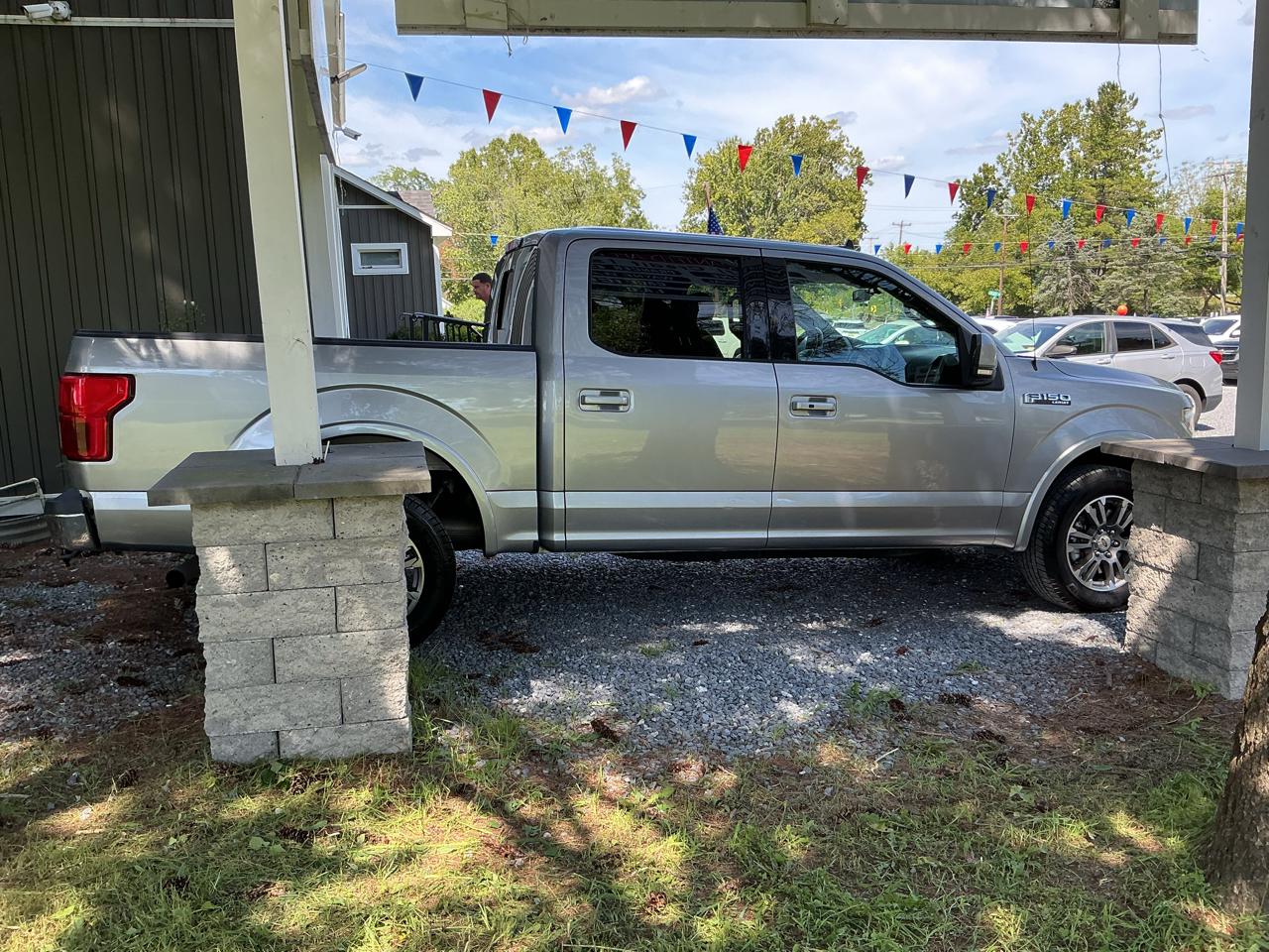 Ford F-150 SuperCrew 139" Lariat 2020