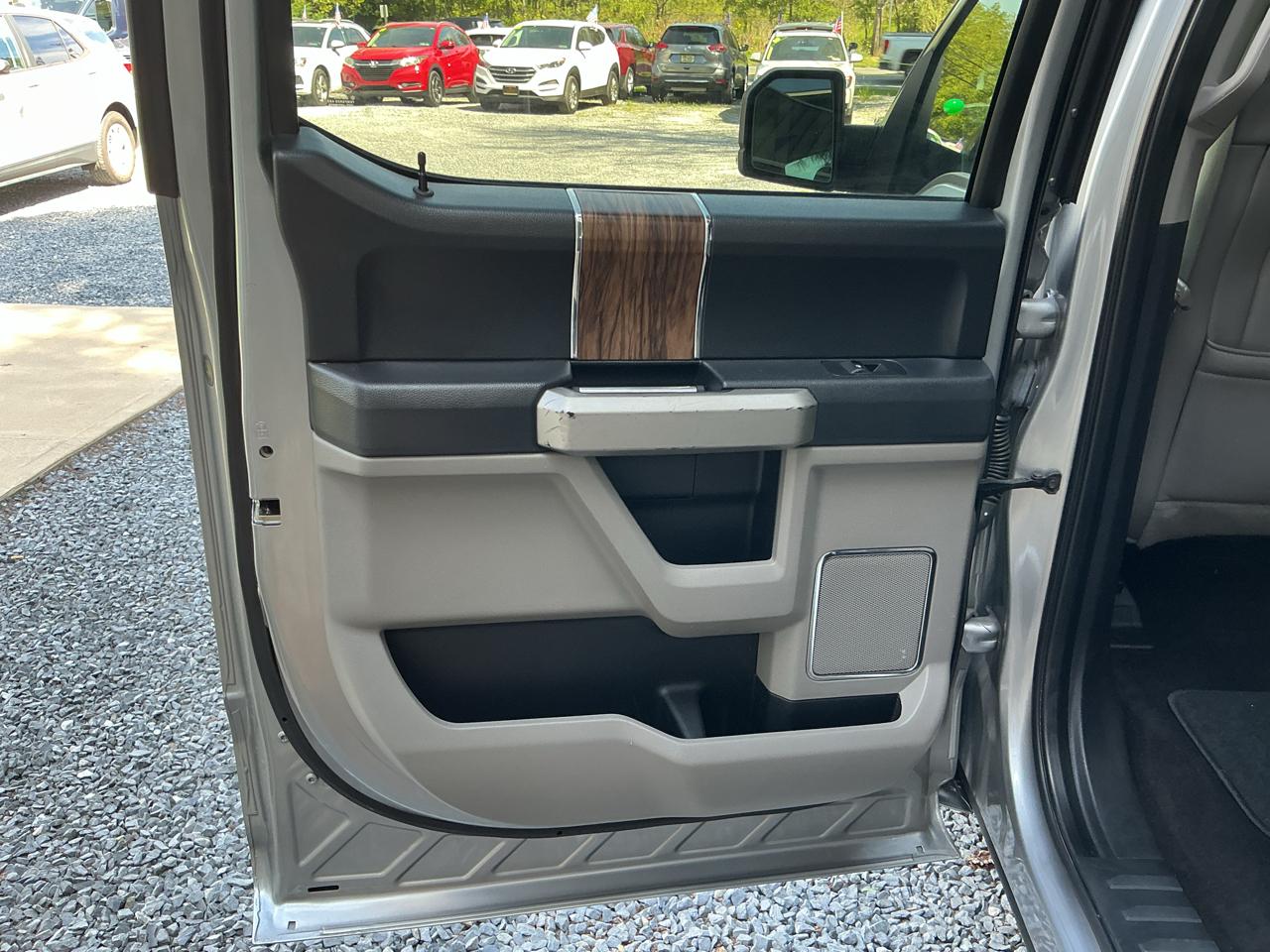 Ford F-150 SuperCrew 139" Lariat 2020