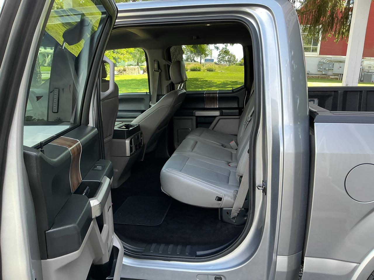 Ford F-150 SuperCrew 139" Lariat 2020