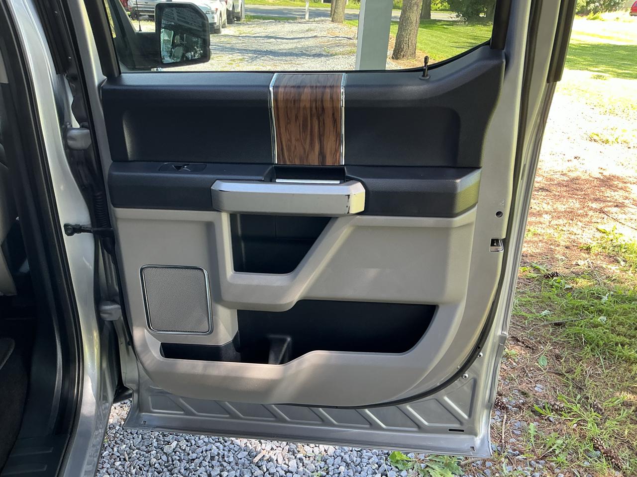 Ford F-150 SuperCrew 139" Lariat 2020