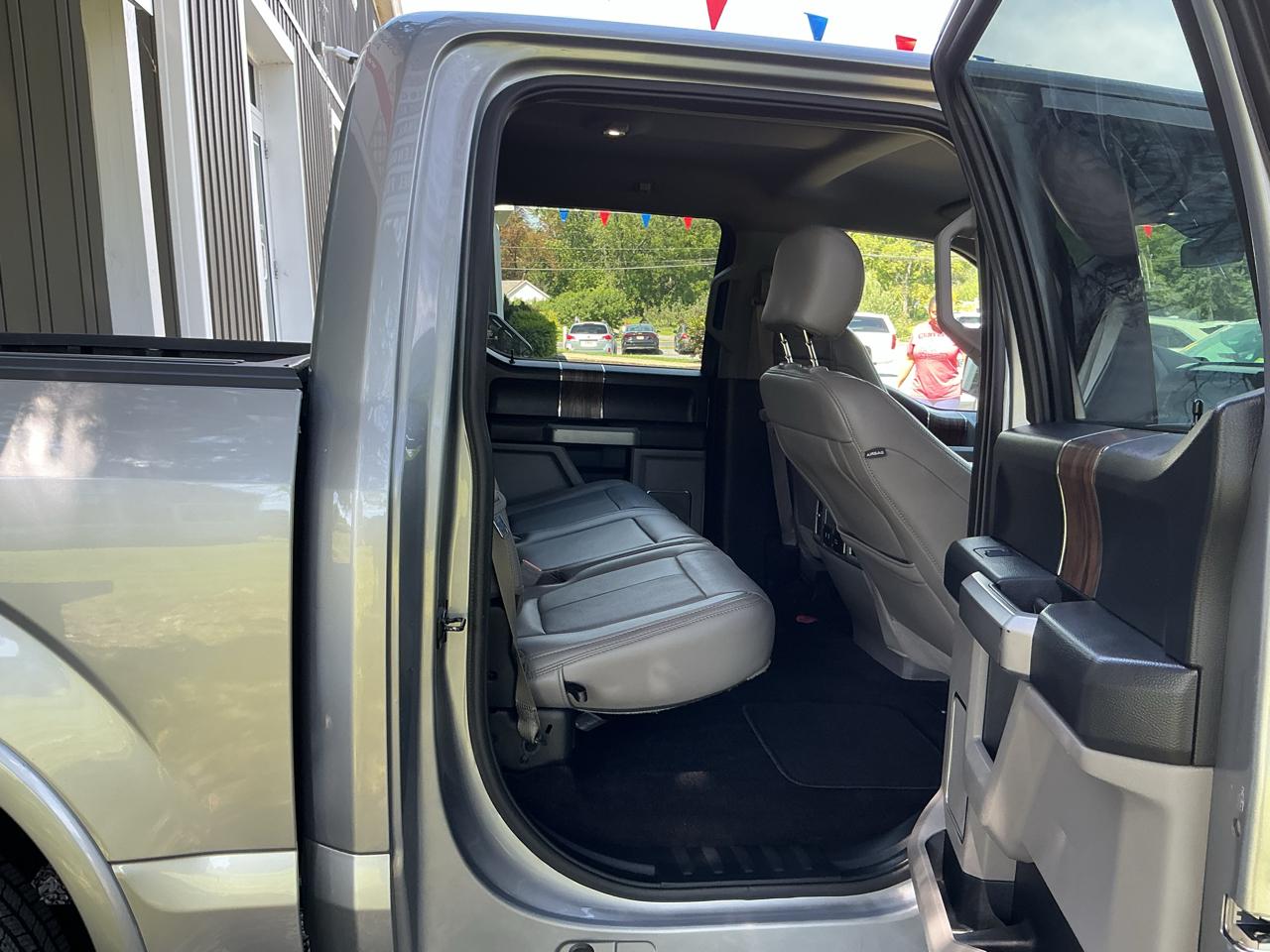 Ford F-150 SuperCrew 139" Lariat 2020
