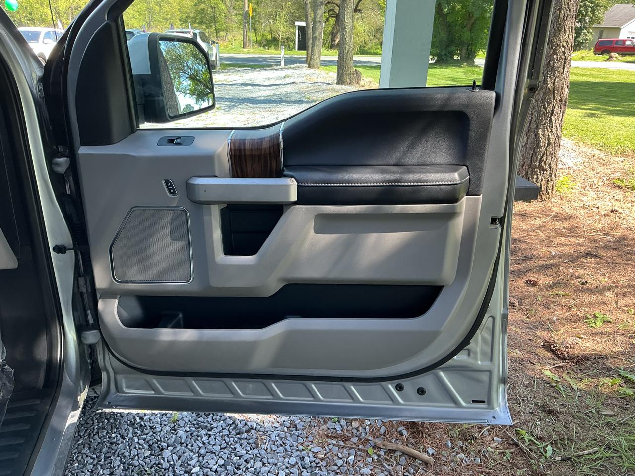 Ford F-150 SuperCrew 139" Lariat 2020