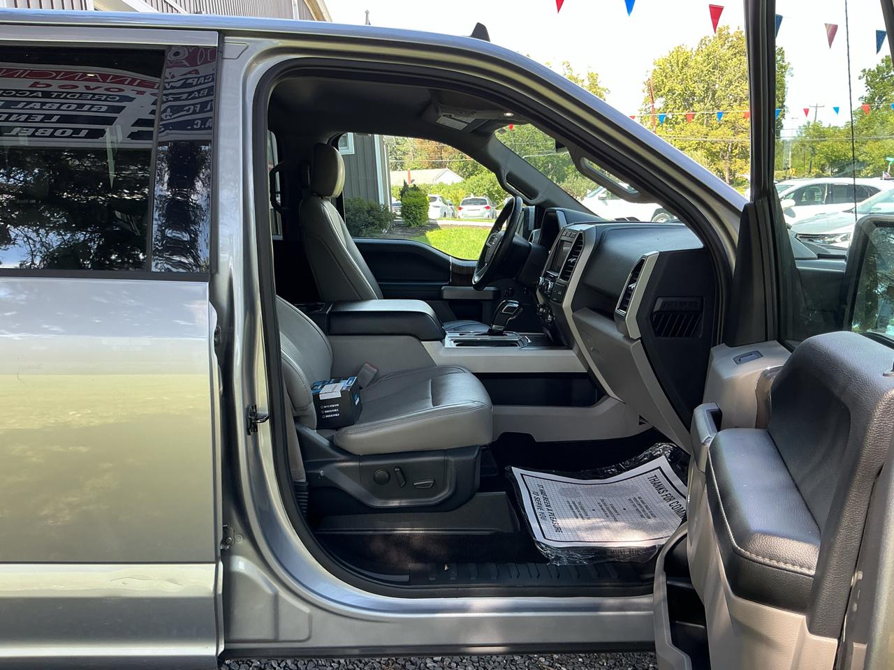 Ford F-150 SuperCrew 139" Lariat 2020