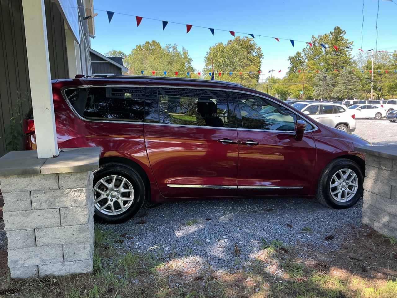 Chrysler Pacifica Touring L FWD 2020