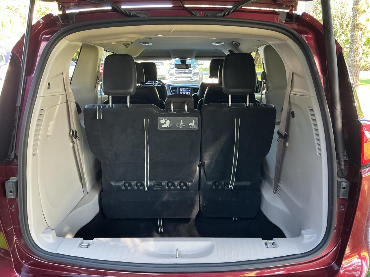 Chrysler Pacifica Touring L FWD 2020