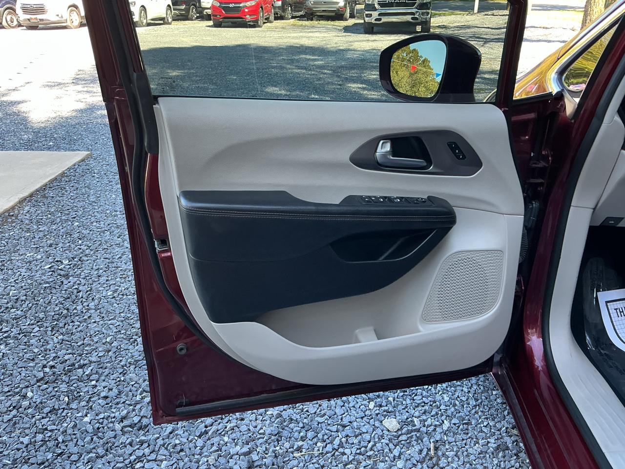 Chrysler Pacifica Touring L FWD 2020