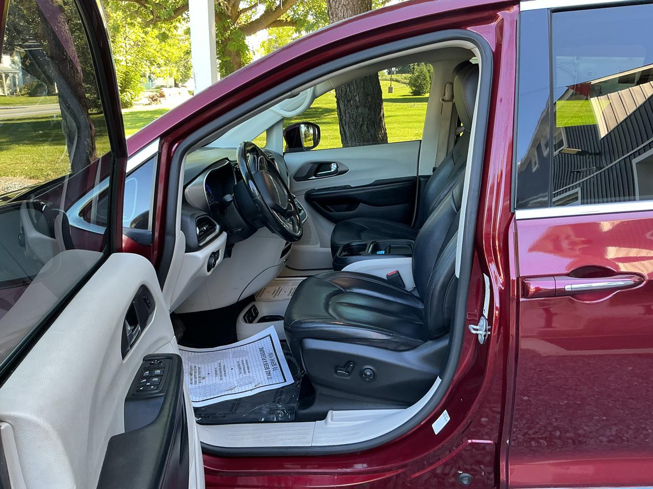 Chrysler Pacifica Touring L FWD 2020