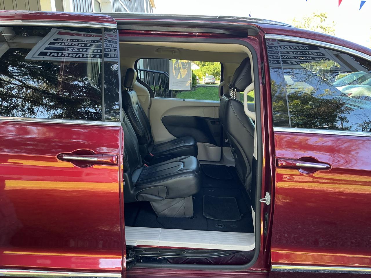 Chrysler Pacifica Touring L FWD 2020