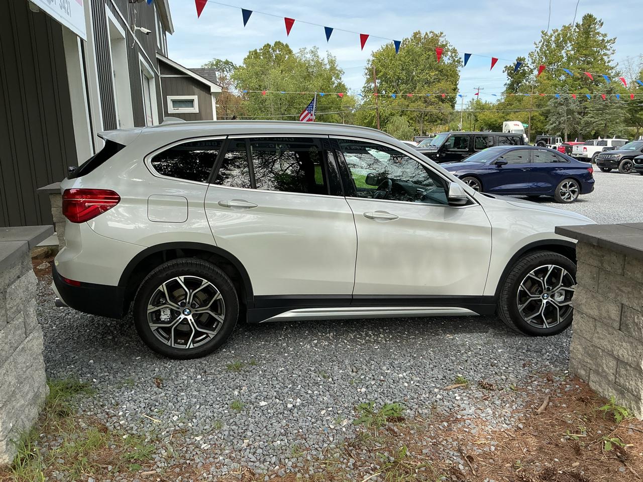 BMW X1 xDrive28i Sports Activity Vehicle 2021