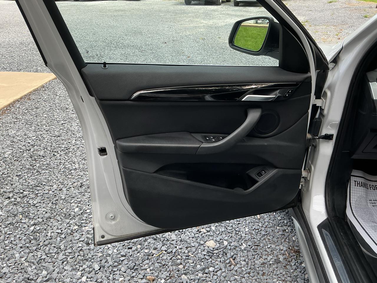 BMW X1 xDrive28i Sports Activity Vehicle 2021