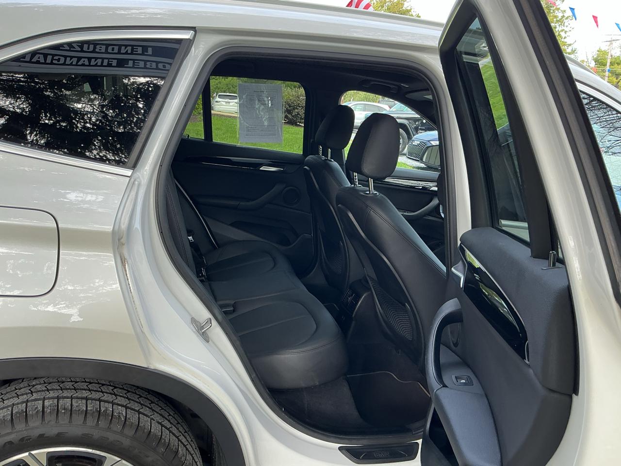 BMW X1 xDrive28i Sports Activity Vehicle 2021