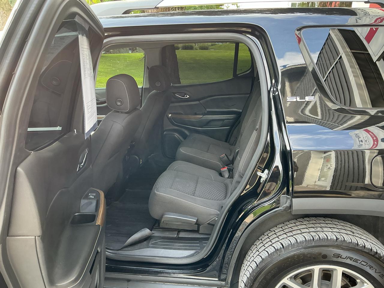GMC Acadia FWD 4dr SLE w/SLE-2 2019