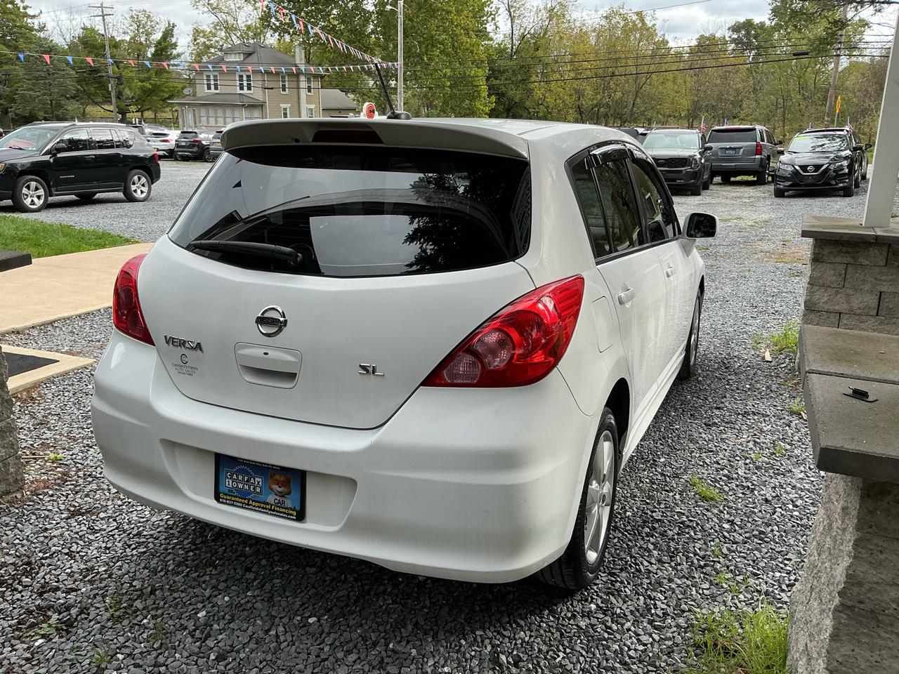 Nissan Versa 5dr HB CVT 1.8 SL 2012