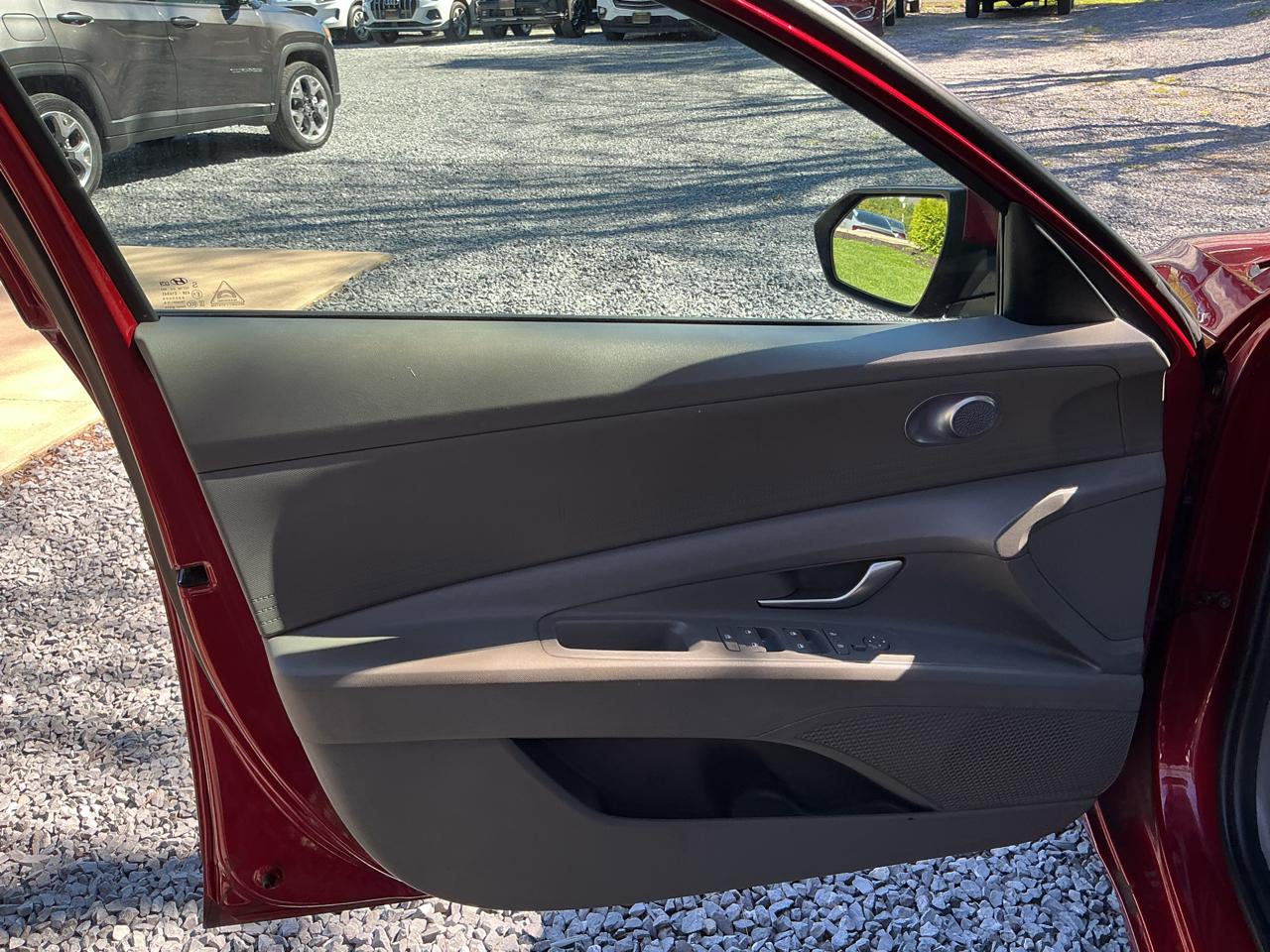 Hyundai Elantra SE IVT 2023