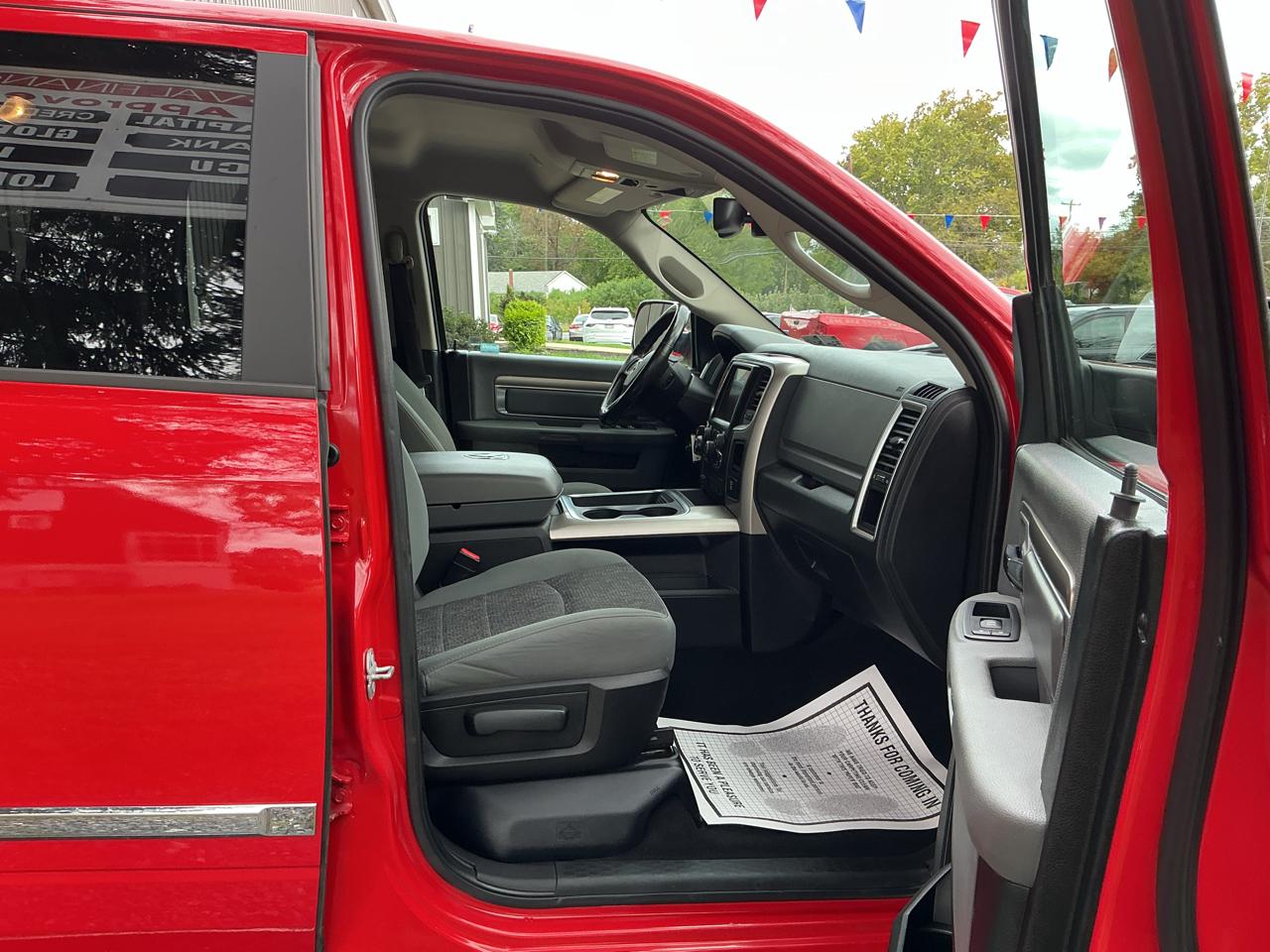 RAM 1500 4WD Quad Cab 140.5" Big Horn 2017