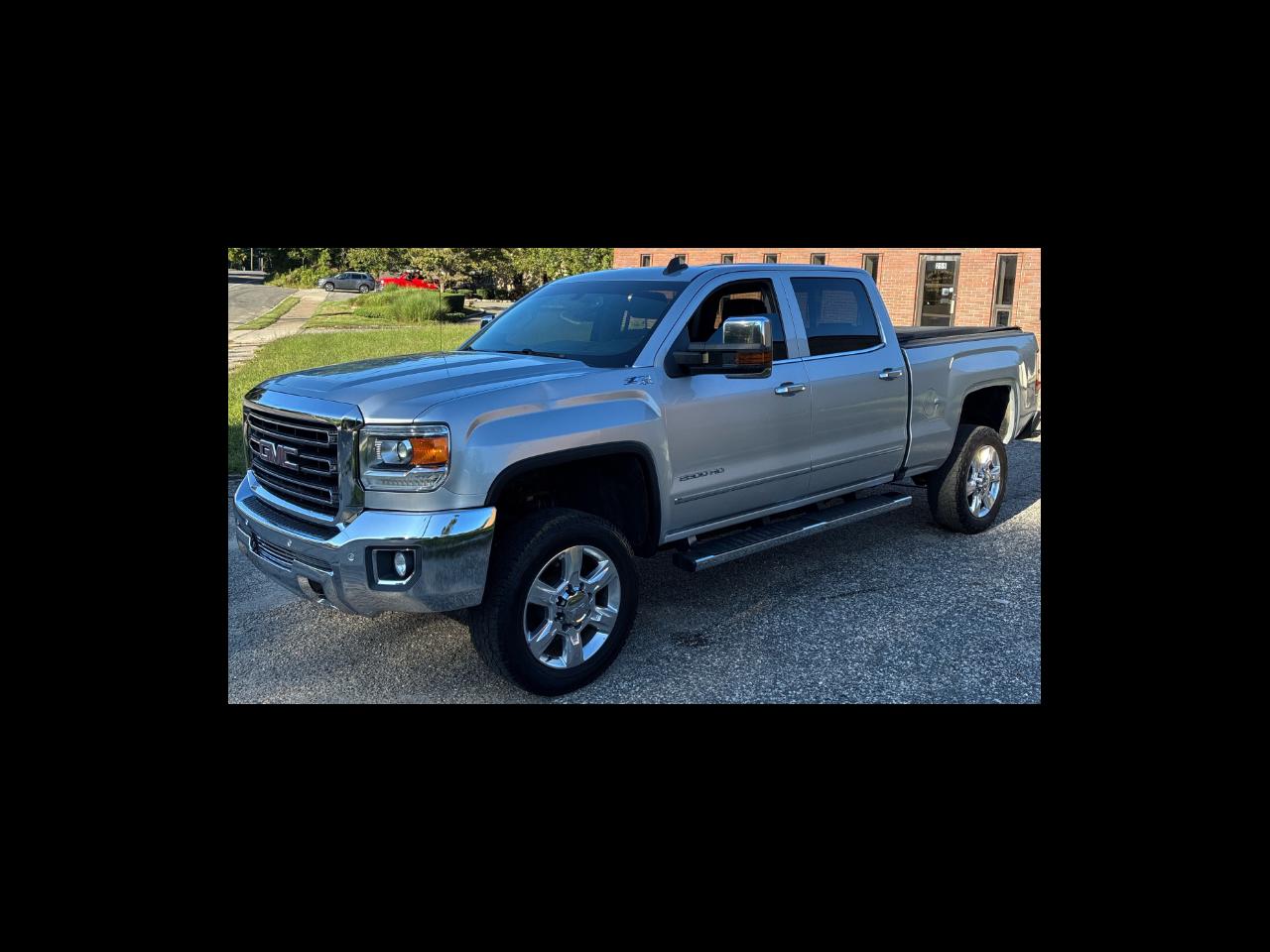 GMC Sierra 2500HD 4WD Crew Cab 153.7" SLT 2017