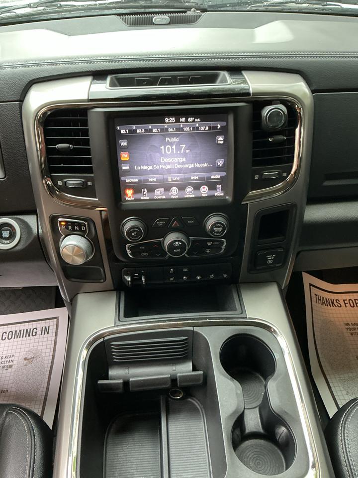 RAM 1500 Night 4x2 Crew Cab 5'7" Box 2017