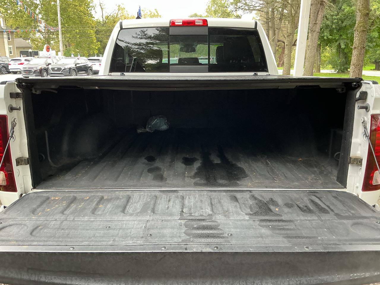 RAM 1500 Night 4x2 Crew Cab 5'7" Box 2017