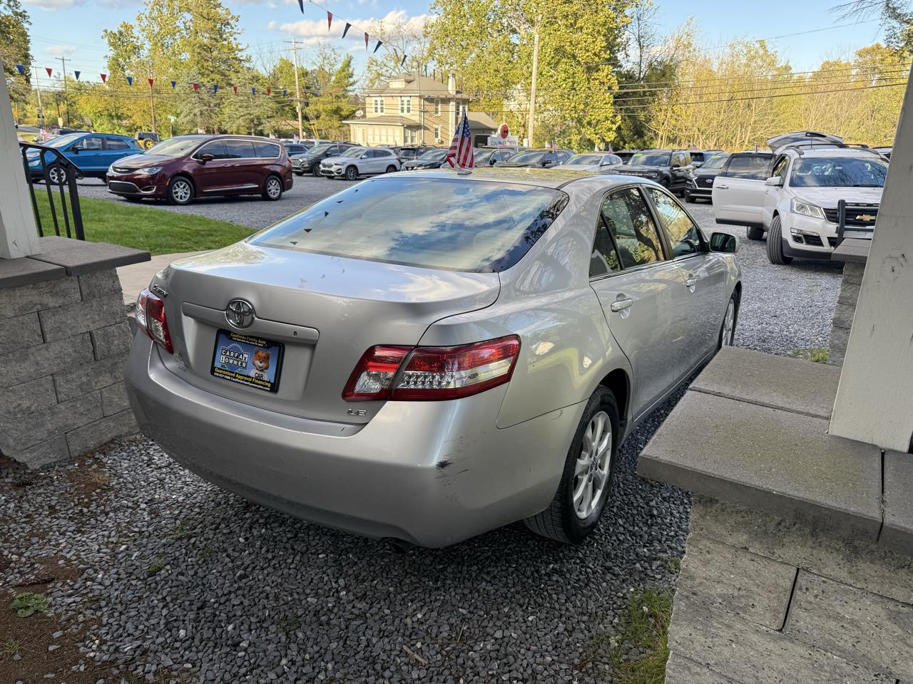 Toyota Camry 4dr Sdn LE Auto 2011