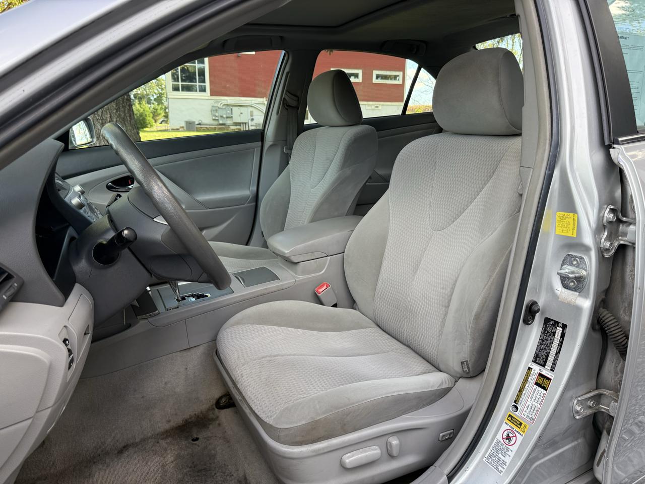 Toyota Camry 4dr Sdn LE Auto 2011