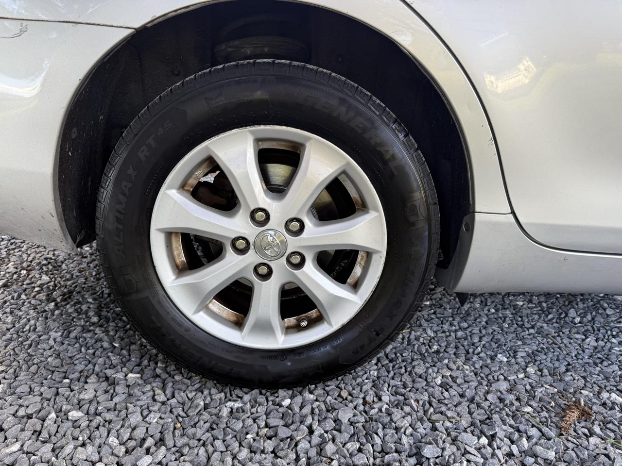 Toyota Camry 4dr Sdn LE Auto 2011