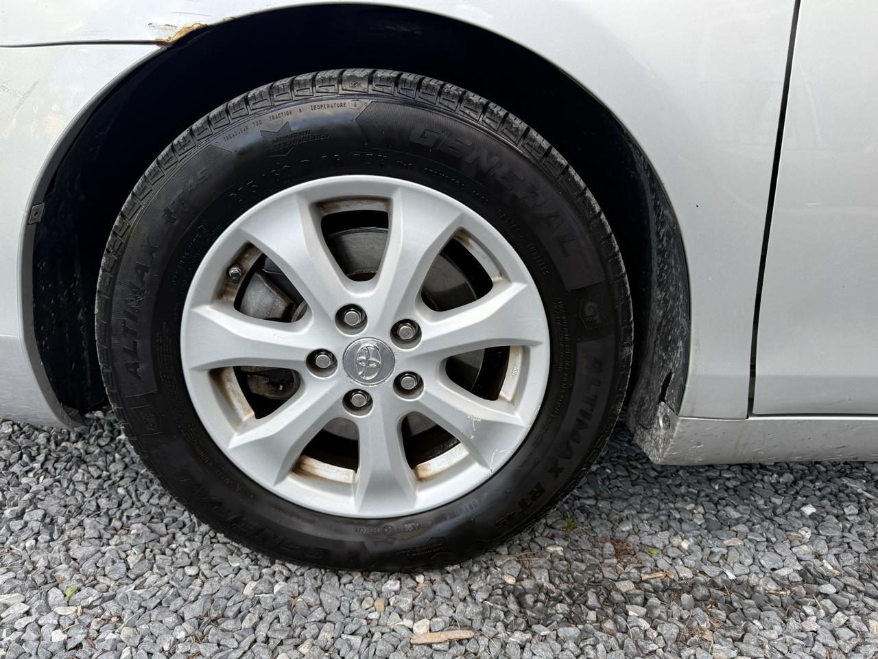 Toyota Camry 4dr Sdn LE Auto 2011