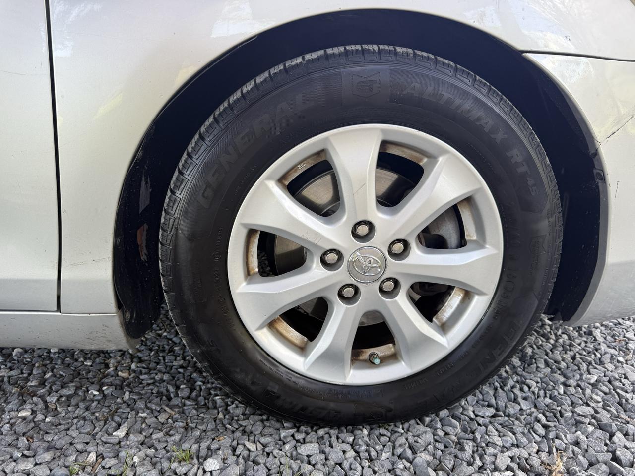 Toyota Camry 4dr Sdn LE Auto 2011