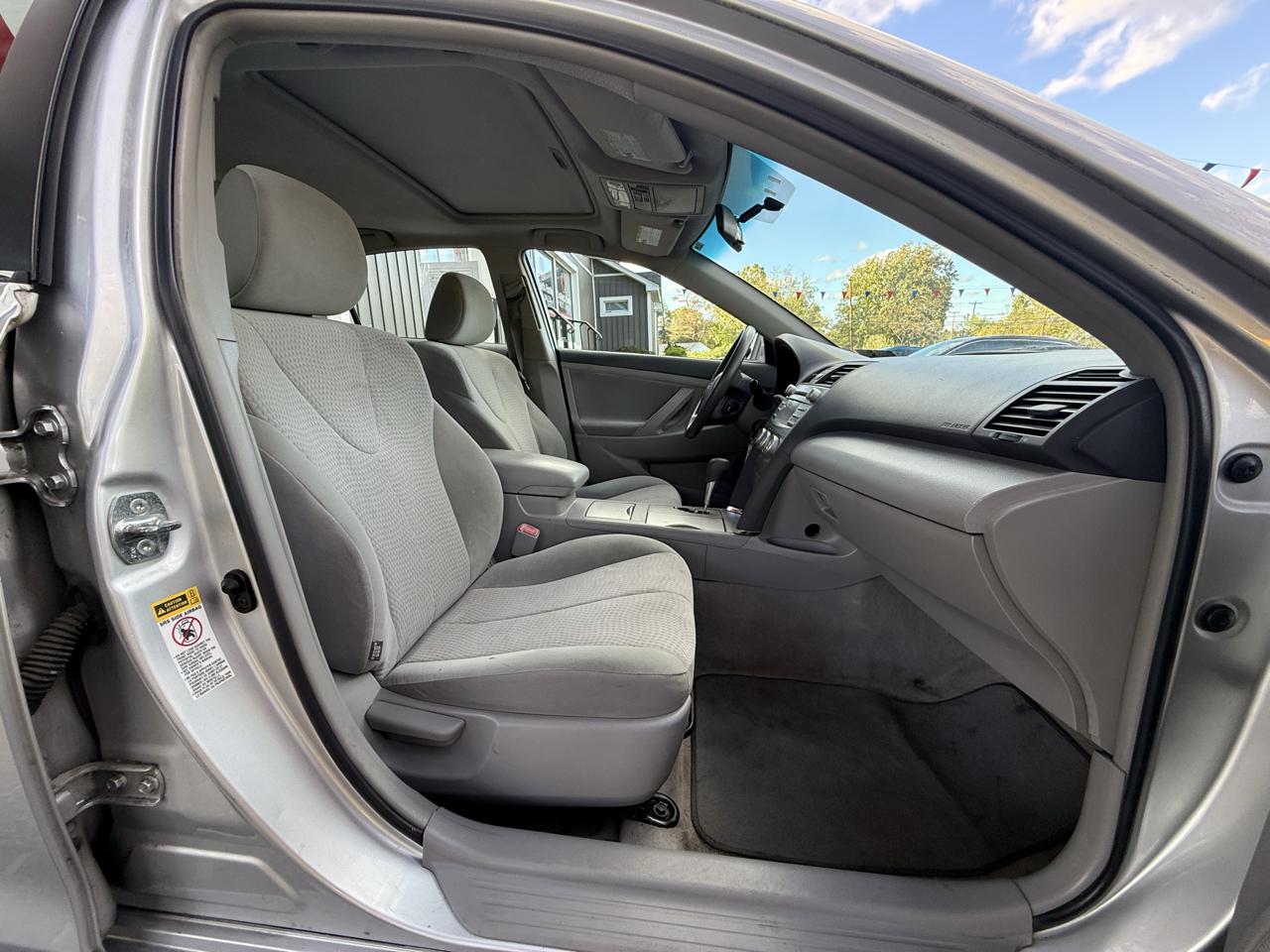 Toyota Camry 4dr Sdn LE Auto 2011